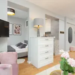 City Center Apartment Near The Vistula By Noclegi Renters